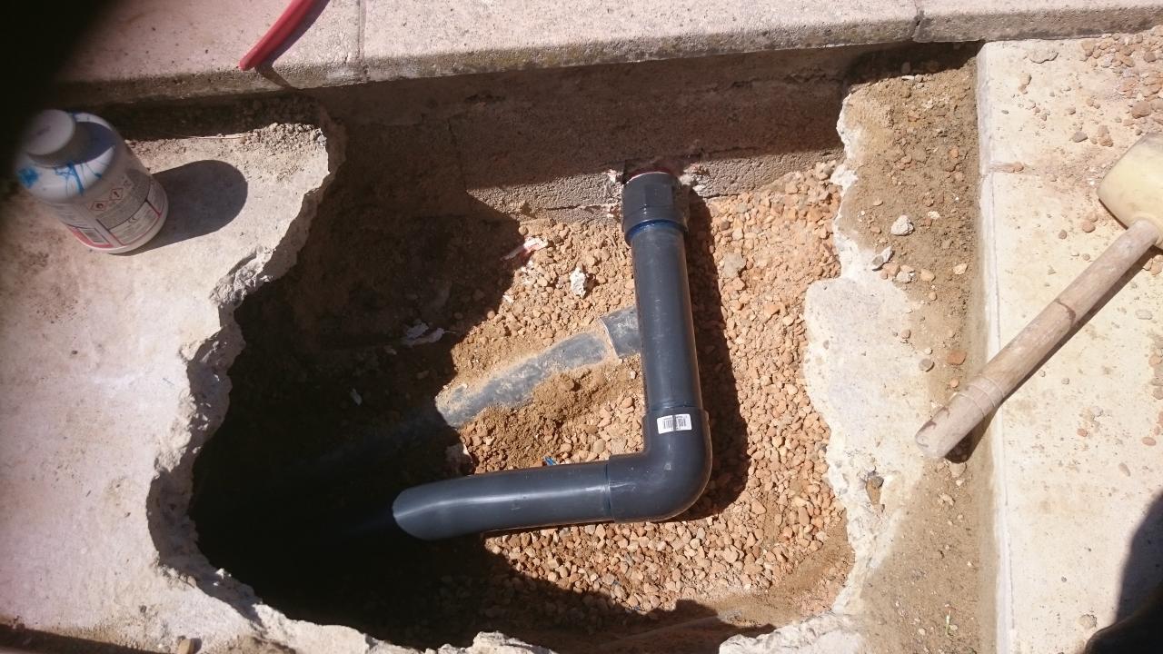 reparation canalisation piscine mouries